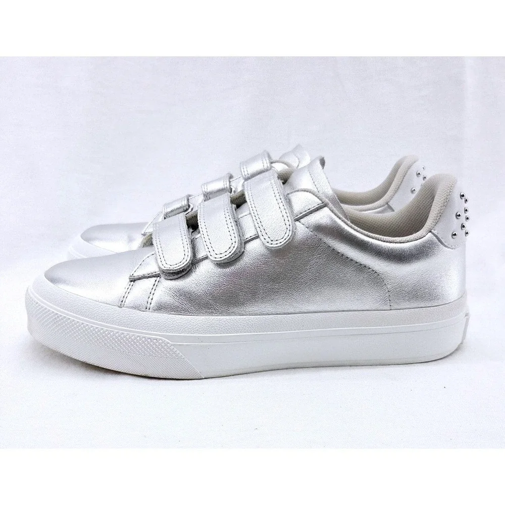 JSlides Gennie Silver Sneaker - Size 9‎